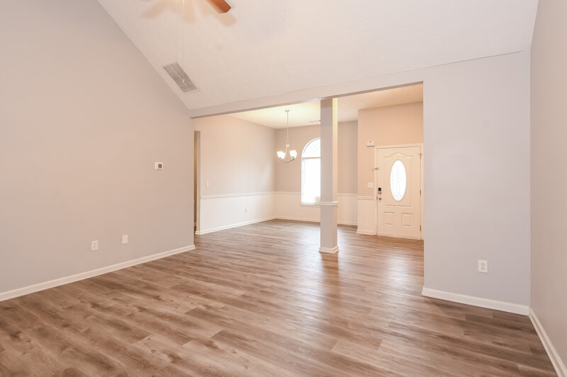 1,820/Mo, 180 Creekview Blvd Covington, GA 30016 Living Room View 3