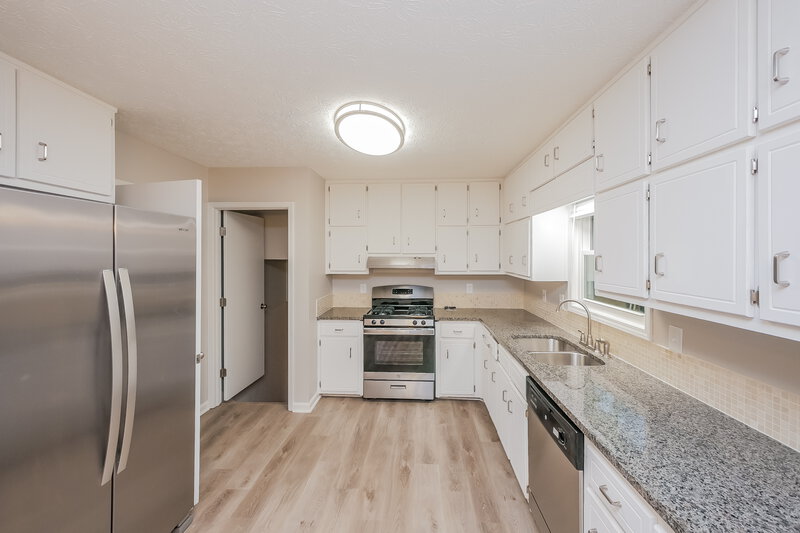 2,385/Mo, 206 Morgans Turn Peachtree City, GA 30269 Kitchen View