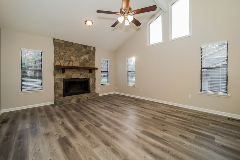 2,045/Mo, 6824 Creekwood Dr Douglasville, GA 30135 Living Room View