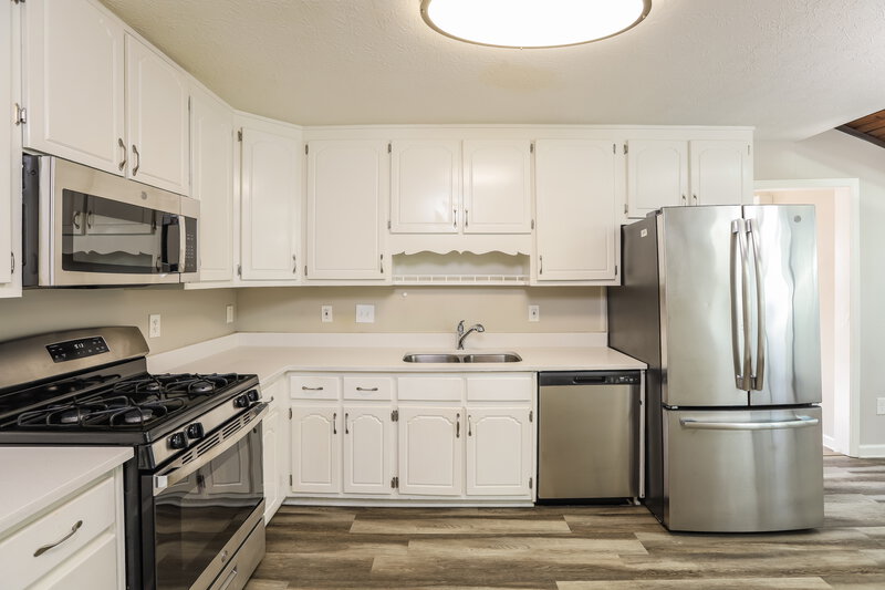 2,125/Mo, 6824 Creekwood Dr Douglasville, GA 30135 Kitchen View