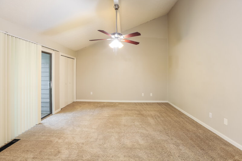 2,125/Mo, 6824 Creekwood Dr Douglasville, GA 30135 Main Bedroom View 2