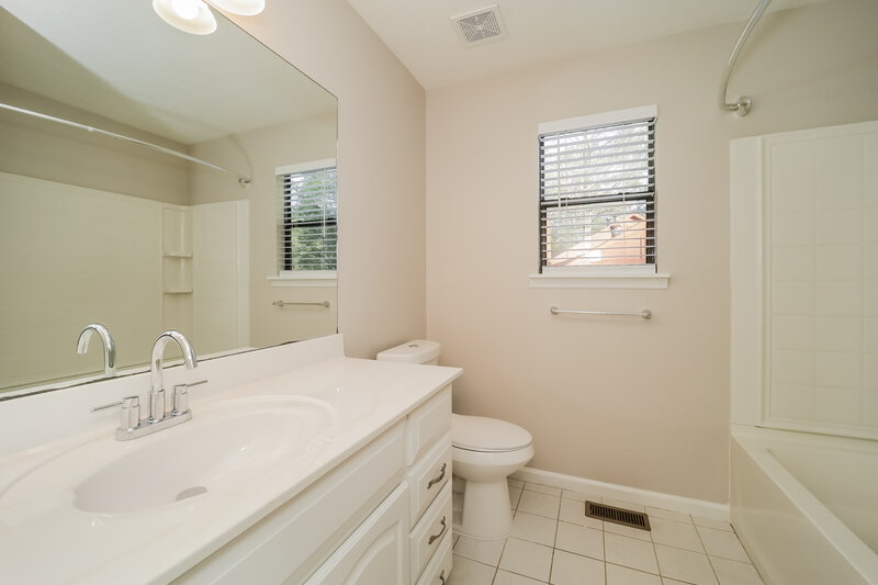 2,045/Mo, 6824 Creekwood Dr Douglasville, GA 30135 Bathroom View