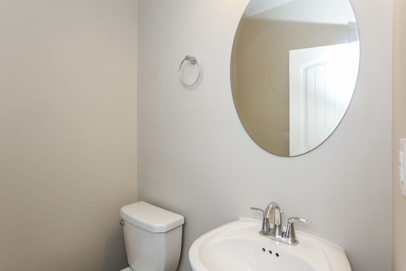 2,335/Mo, 3232 Baylor Cir McDonough, GA 30253 Bathroom View 2