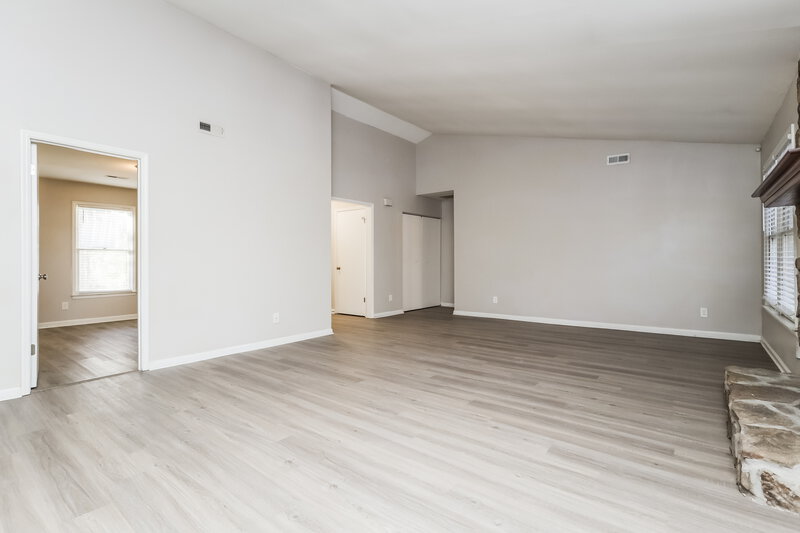 2,165/Mo, 303 Morgans Turn Peachtree City, GA 30269 Living Room View 2