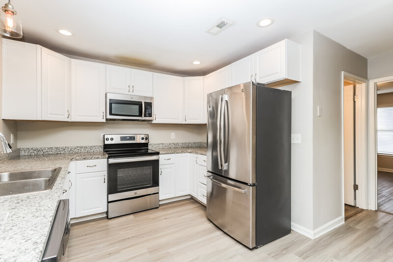 2,165/Mo, 303 Morgans Turn Peachtree City, GA 30269 Kitchen View 2