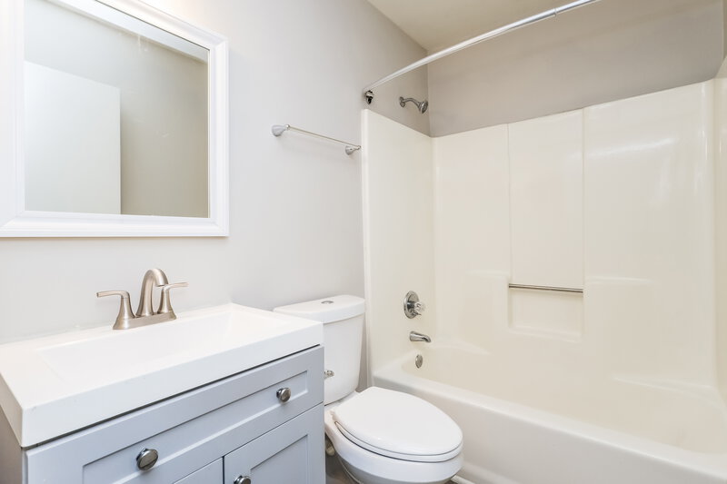 2,165/Mo, 303 Morgans Turn Peachtree City, GA 30269 Bathroom View