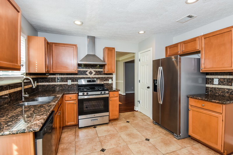 2,345/Mo, 1305 Bramlett Blvd Lawrenceville, GA 30043 Kitchen View