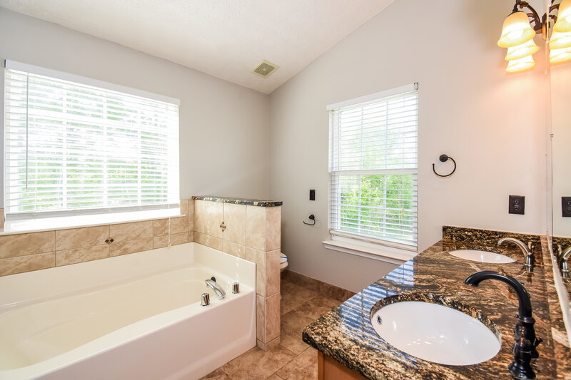 2,345/Mo, 1305 Bramlett Blvd Lawrenceville, GA 30043 Main Bathroom View
