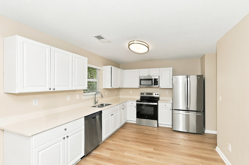 2,110/Mo, 3136 Stream View Atlanta, GA 30349 Kitchen View