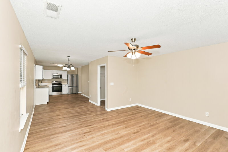 2,110/Mo, 3136 Stream View Atlanta, GA 30349 Family Room View 2