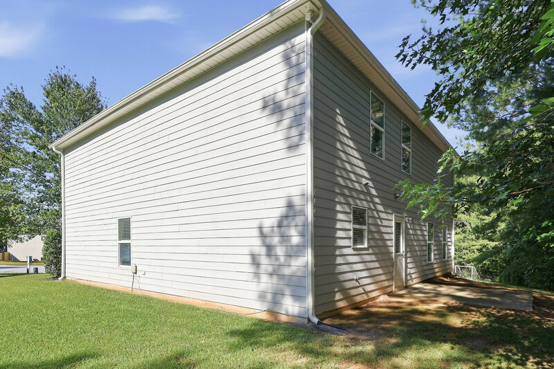 2,110/Mo, 3136 Stream View Atlanta, GA 30349 Rear View