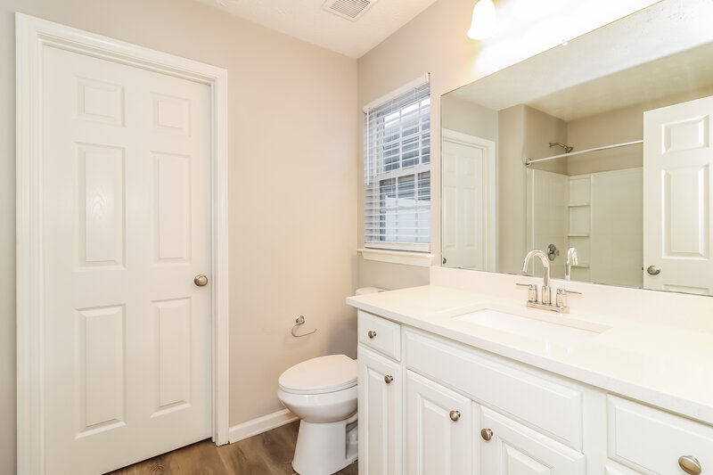 1,760/Mo, 266 Cobbler Cove Dr Dallas, GA 30132 Main Bathroom View