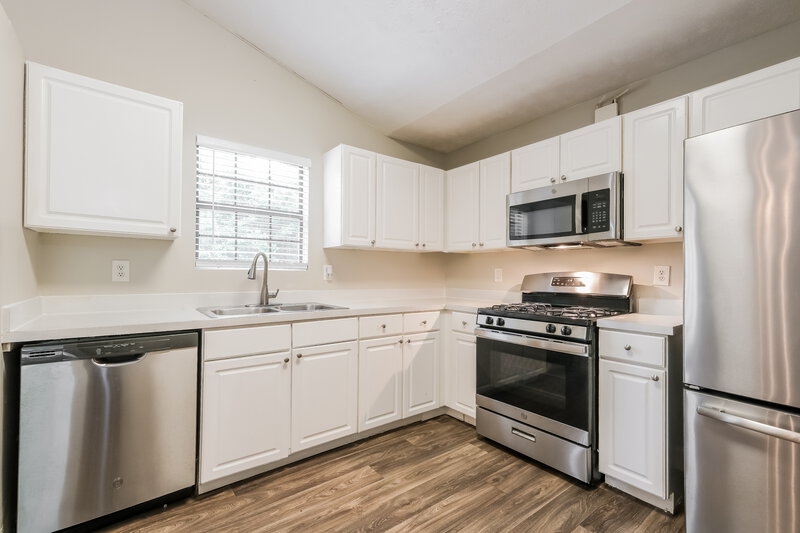 2,155/Mo, 4910 Brookstone Pkwy Ellenwood, GA 30294 Kitchen View