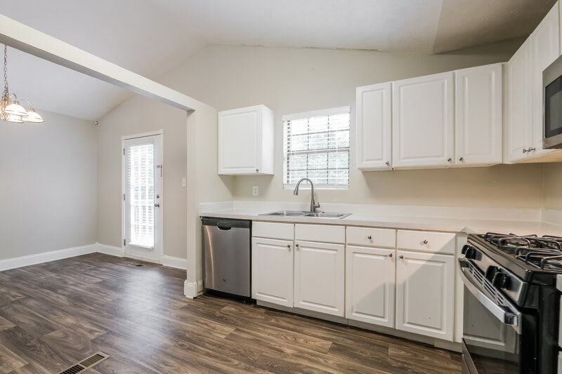 2,155/Mo, 4910 Brookstone Pkwy Ellenwood, GA 30294 Kitchen View 2