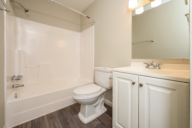 2,260/Mo, 4910 Brookstone Pkwy Ellenwood, GA 30294 Bathroom View