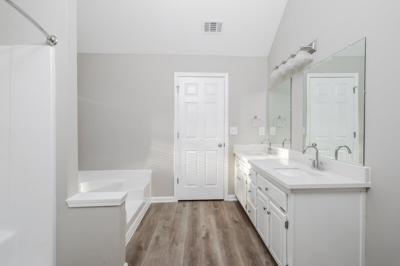 2,330/Mo, 2310 Camp Town Way Lawrenceville, GA 30044 Main Bathroom View