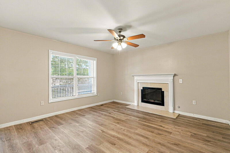 1,920/Mo, 2948 Rolling Ln Winston, GA 30187 Living Room View 2