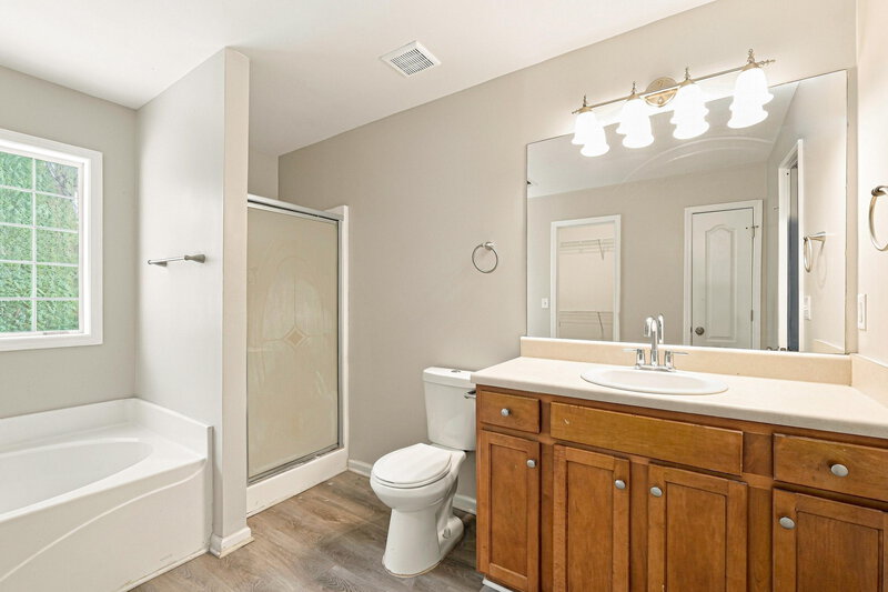 1,920/Mo, 2948 Rolling Ln Winston, GA 30187 Primary Bathroom View