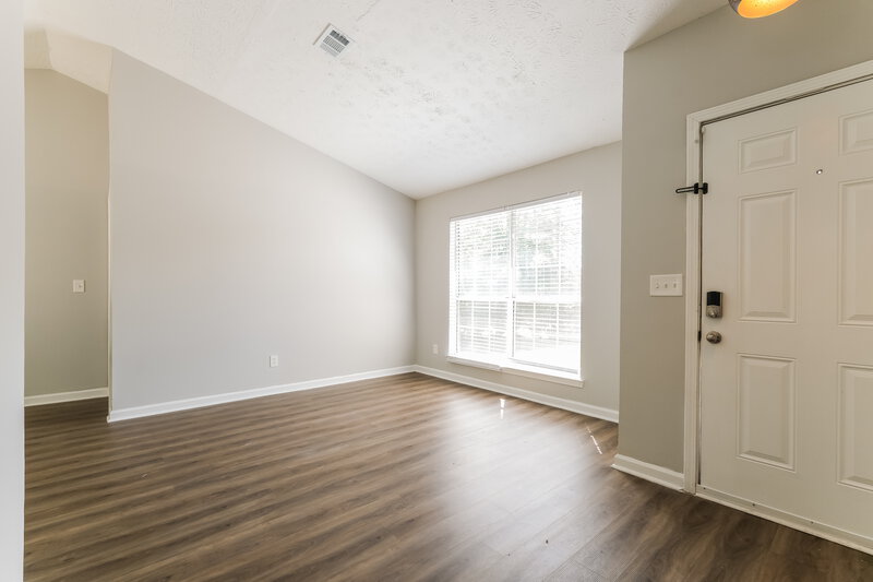 2,050/Mo, 320 Emerald Green Ct Atlanta, GA 30349 Foyer View