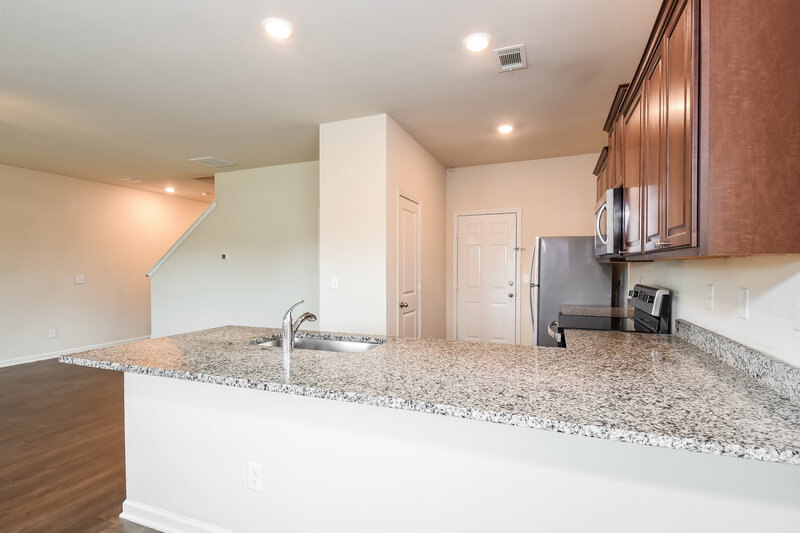 2,400/Mo, 128 Innis Brook Cir Cartersville, GA 30120 Kitchen View 2