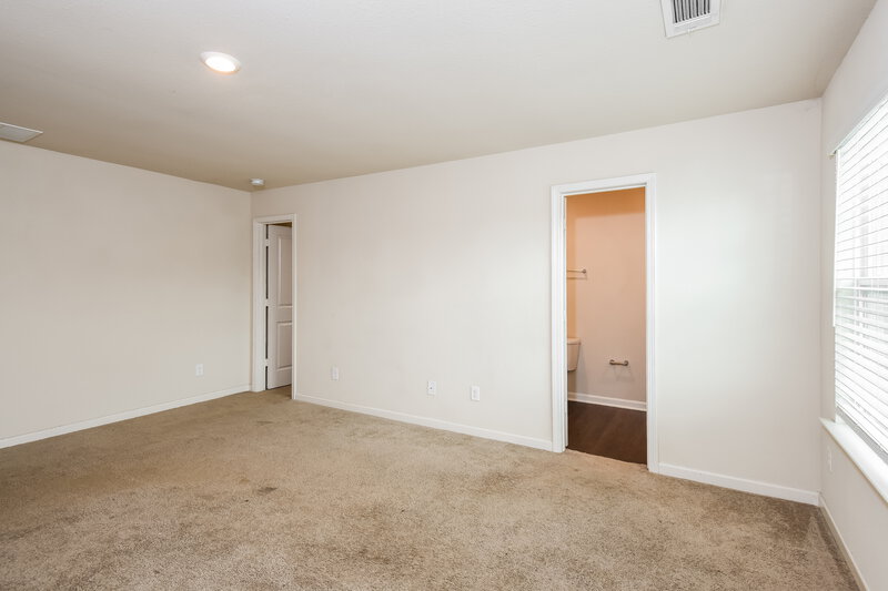 2,400/Mo, 128 Innis Brook Cir Cartersville, GA 30120 Main Bedroom View