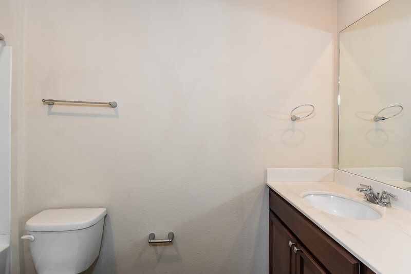 2,400/Mo, 128 Innis Brook Cir Cartersville, GA 30120 Main Bathroom View