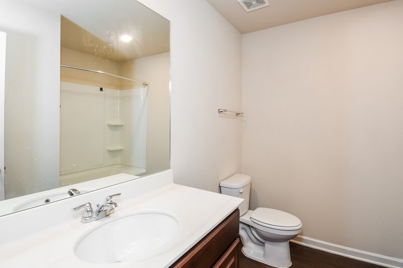 2,400/Mo, 128 Innis Brook Cir Cartersville, GA 30120 Bathroom View