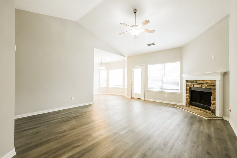 2,040/Mo, 3615 Clubside Walk Kennesaw, GA 30144 Living Room View 2