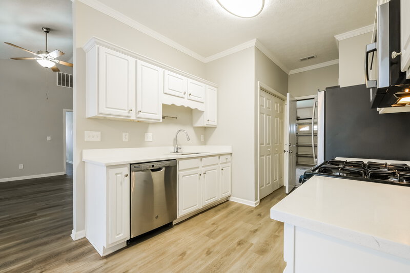 2,040/Mo, 3615 Clubside Walk Kennesaw, GA 30144 Kitchen View