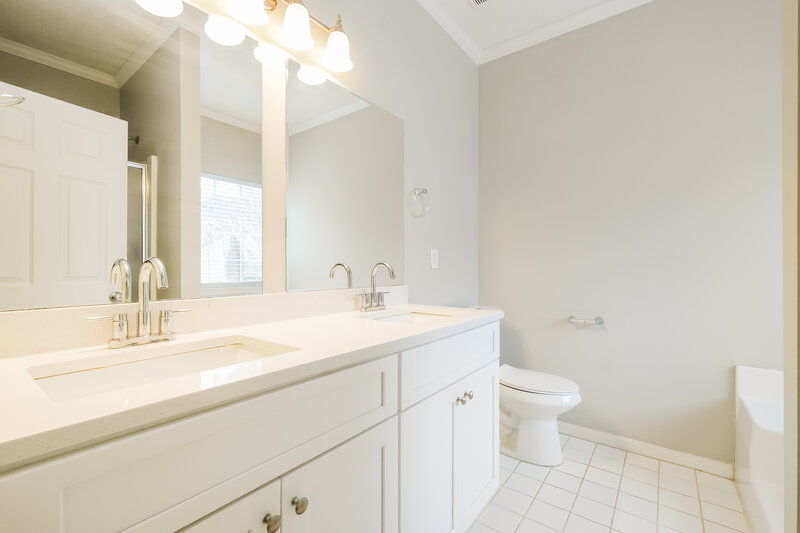 2,040/Mo, 3615 Clubside Walk Kennesaw, GA 30144 Main Bathroom View