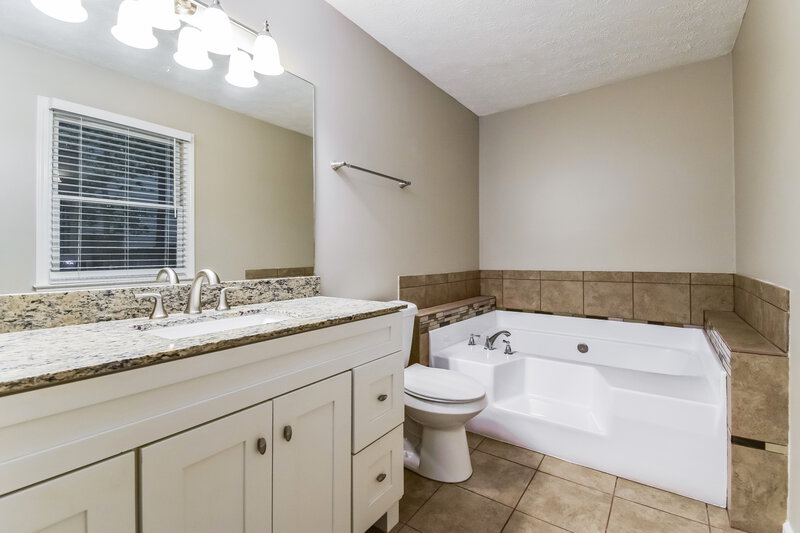 2,025/Mo, 108 Franklin Hills Ct Canton, GA 30114 Main Bathroom View