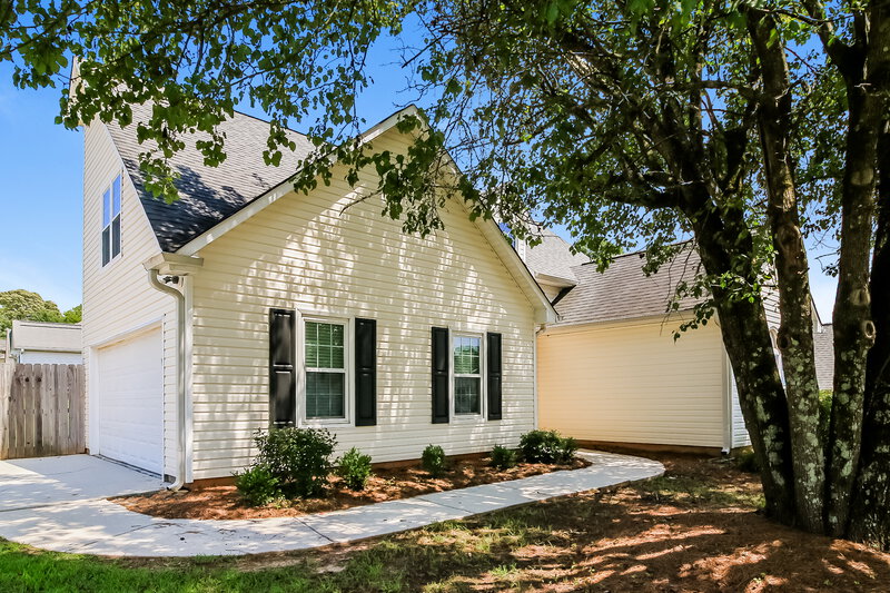 2,140/Mo, 213 Summer Hill Cir Stockbridge, GA 30281 Front View