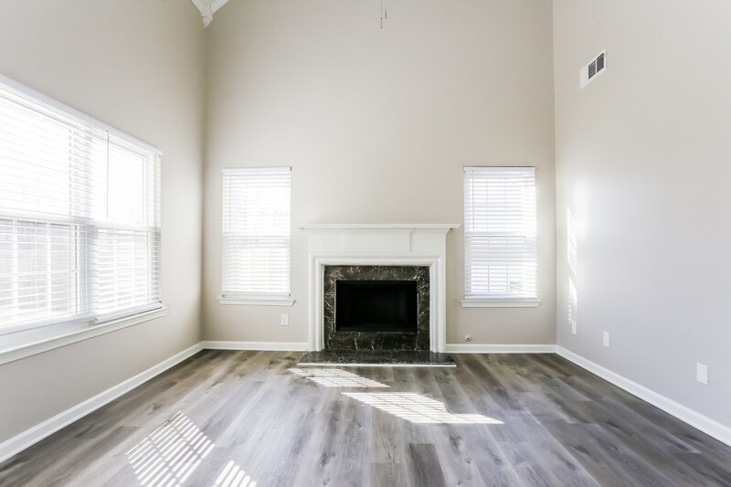 2,100/Mo, 213 Summer Hill Cir Stockbridge, GA 30281 Living Room View