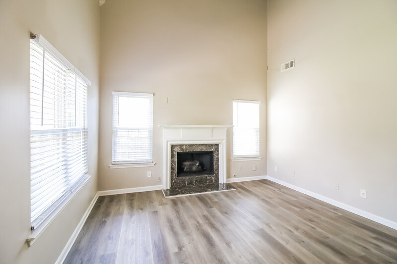 2,140/Mo, 213 Summer Hill Cir Stockbridge, GA 30281 Living Room View 2