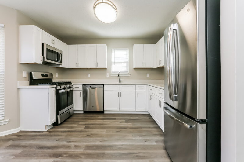 2,100/Mo, 213 Summer Hill Cir Stockbridge, GA 30281 Kitchen View 3