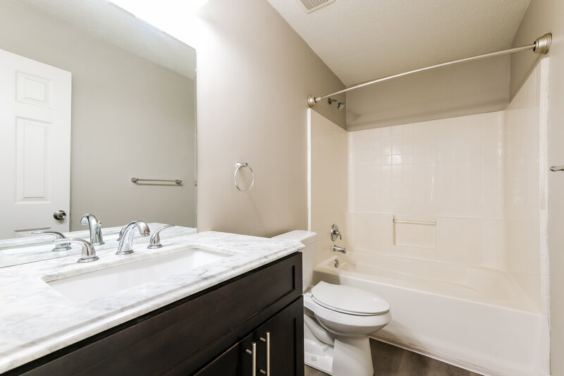 2,170/Mo, 3430 Sable Chase Ln Atlanta, GA 30349 Main Bathroom View