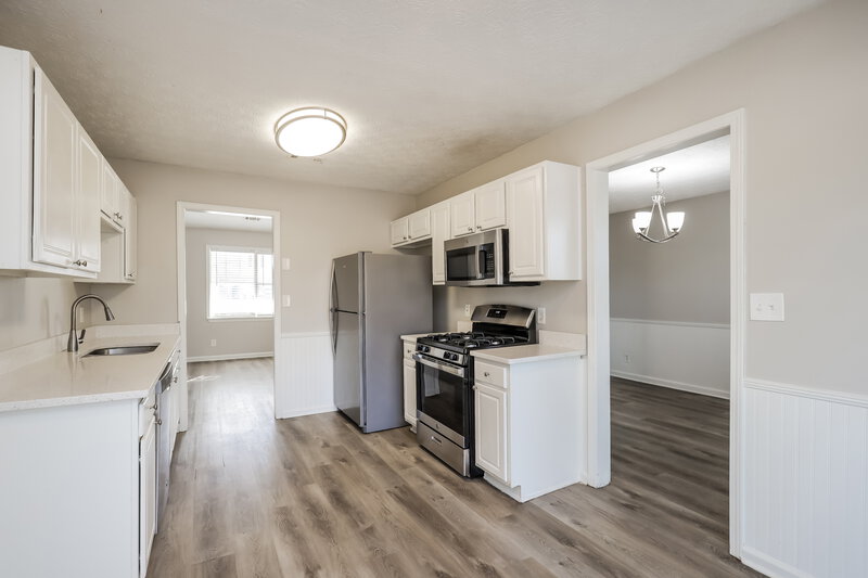 1,735/Mo, 221 Greenleaf Dr Hampton, GA 30228 Kitchen View