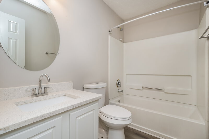 1,735/Mo, 221 Greenleaf Dr Hampton, GA 30228 Bathroom View