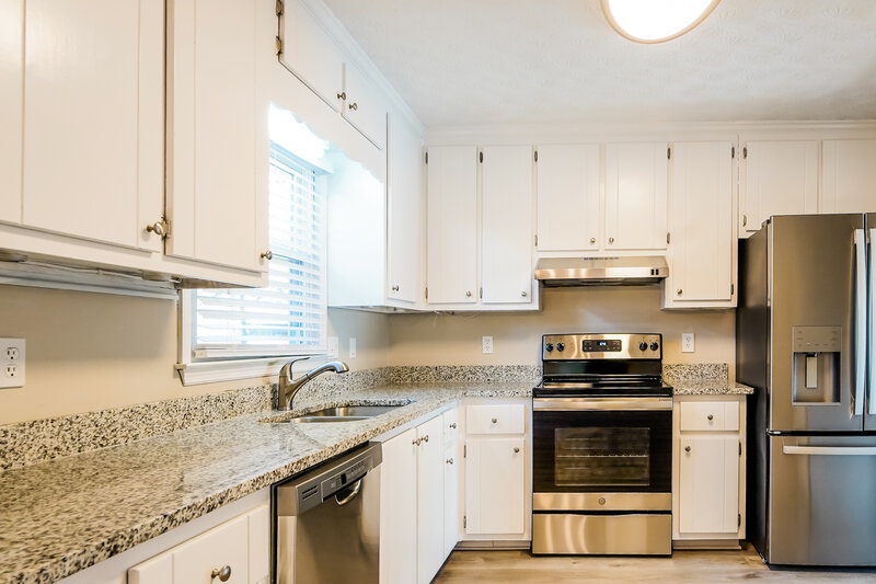 2,350/Mo, 2156 Shillings Chase Dr Kennesaw, GA 30152 Kitchen View