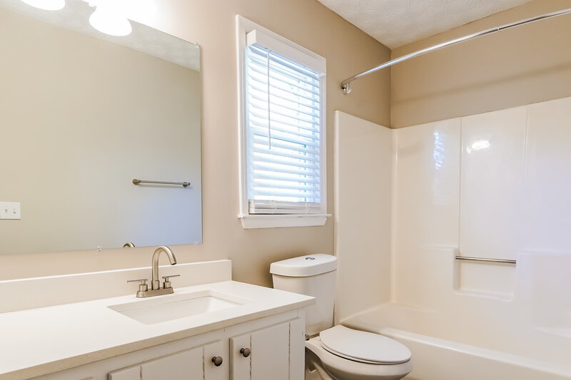 2,350/Mo, 2156 Shillings Chase Dr Kennesaw, GA 30152 Bathroom View