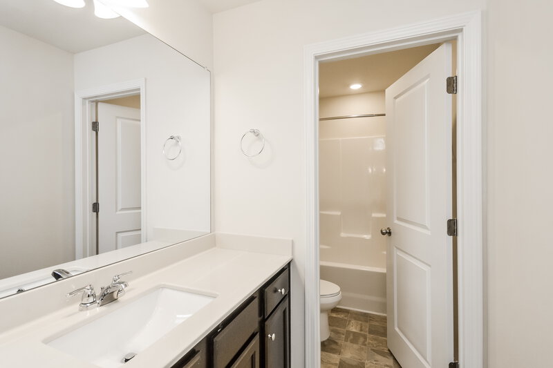 2,535/Mo, 637 Moorings Ave McDonough, GA 30253 Bathroom View