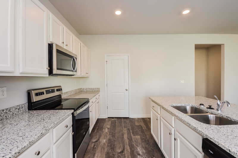 2,540/Mo, 621 Moorings Ave McDonough, GA 30253 Kitchen View 2