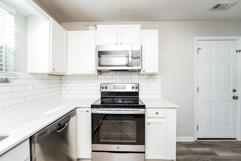 1,815/Mo, 1325 Carney Ct McDonough, GA 30252 Kitchen View 2