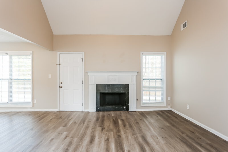 2,025/Mo, 12063 Harbour Town Pkwy Fayetteville, GA 30215 Living Room View