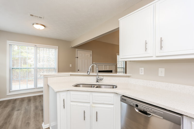 2,025/Mo, 12063 Harbour Town Pkwy Fayetteville, GA 30215 Kitchen View 3