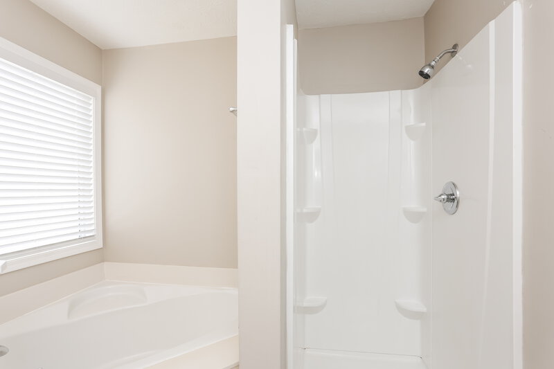 2,025/Mo, 12063 Harbour Town Pkwy Fayetteville, GA 30215 Main Bathroom View