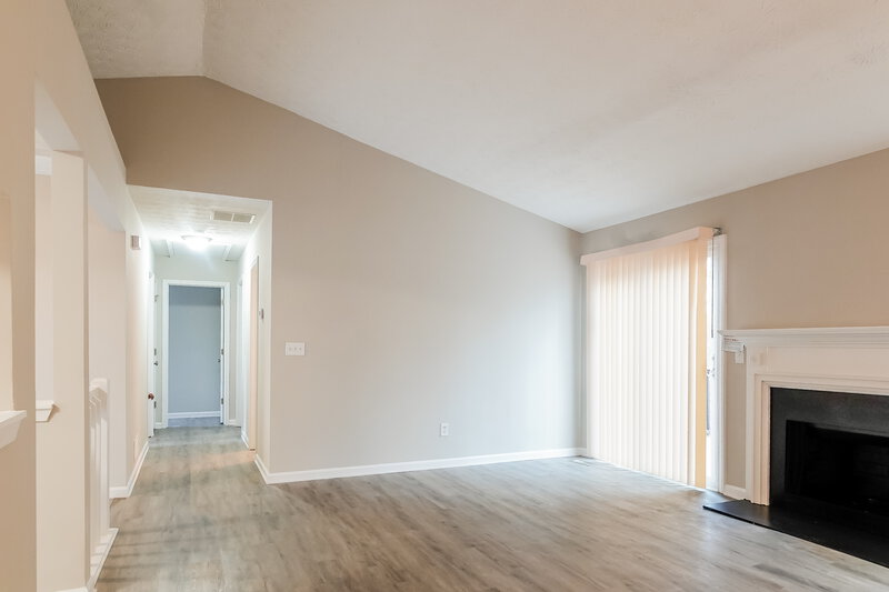 3,200/Mo, 890 Highland Terrace NE Marietta, GA 30066 Living Room View 3