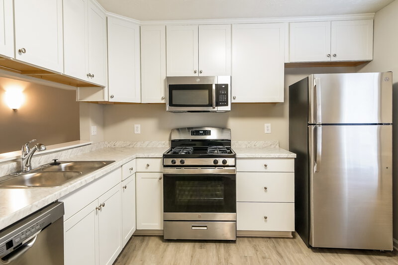 3,200/Mo, 890 Highland Terrace NE Marietta, GA 30066 Kitchen View
