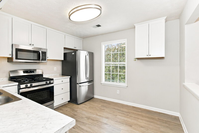 2,105/Mo, 890 Highland Terrace NE Marietta, GA 30066 Kitchen View