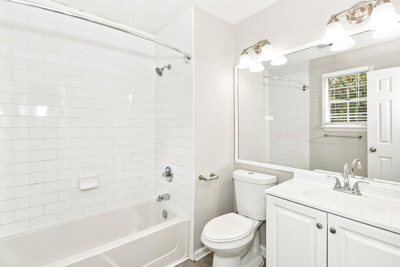 2,105/Mo, 890 Highland Terrace NE Marietta, GA 30066 Primary Bathroom View